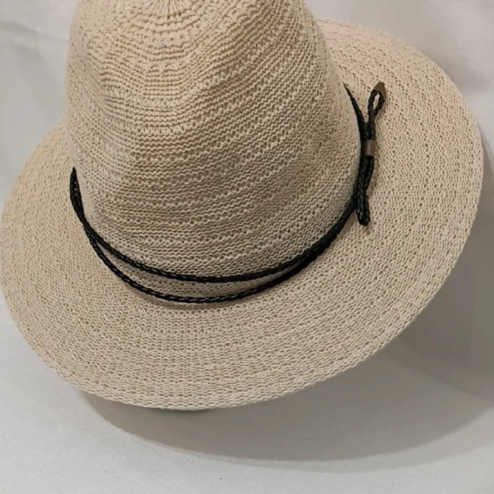 Twig & Arrow Women's Cream Wide Brim Hat with Black Accent